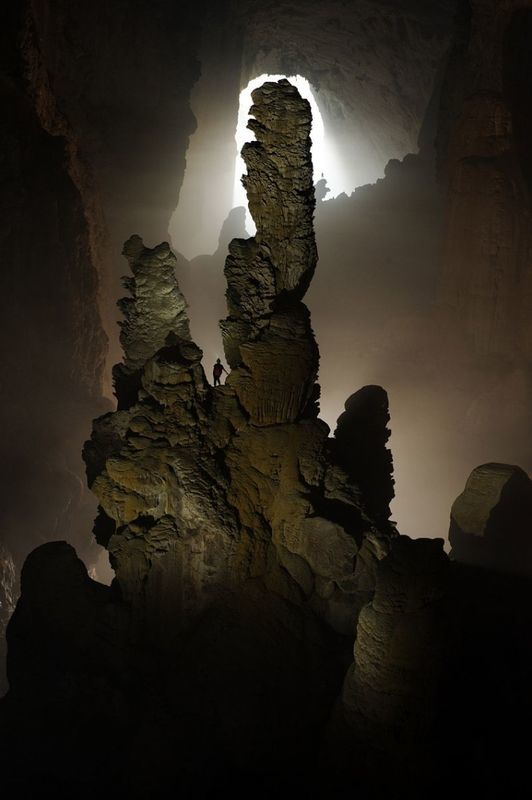 Скала в пещере Шондонг